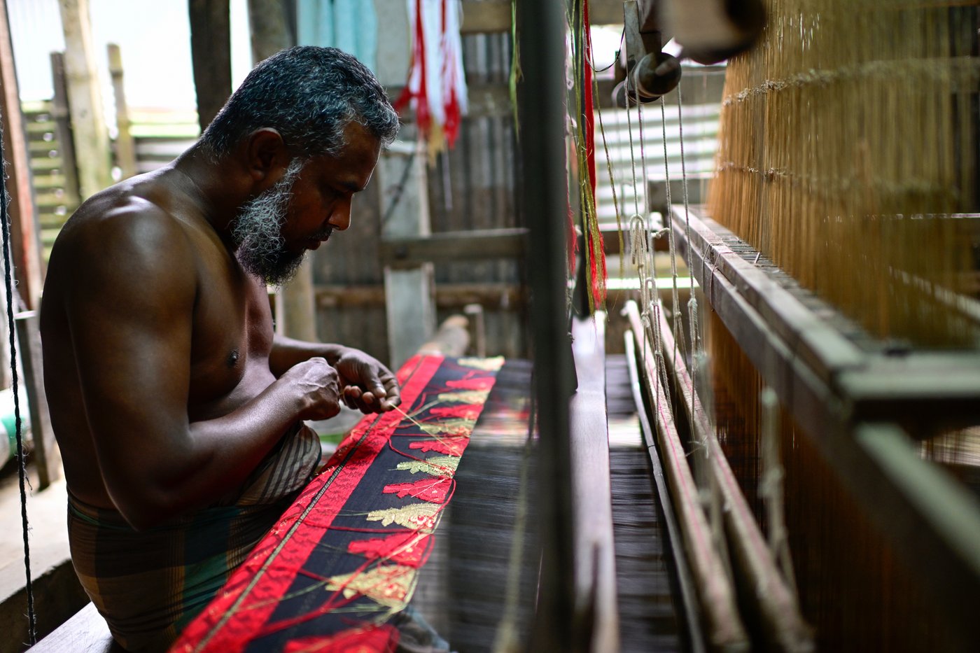 Handloom weavers of iconic Tangail saree in Bangladesh seek UNESCO heritage status for their craft | iNFOnews.ca