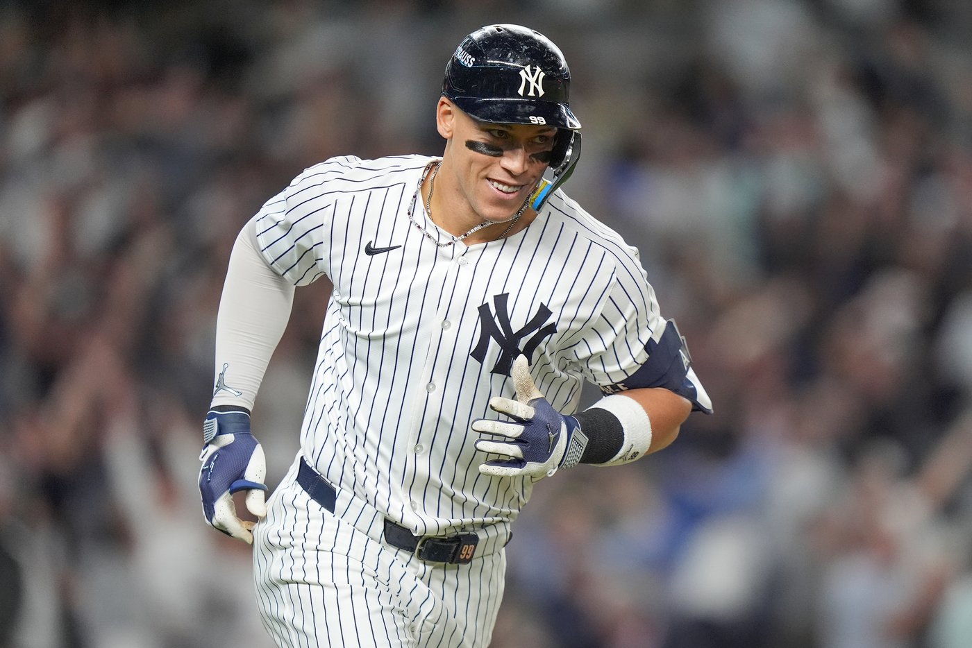 Photo Gallery: Yankees beat Blue Jays 9-6 in Game 3 | iNFOnews.ca