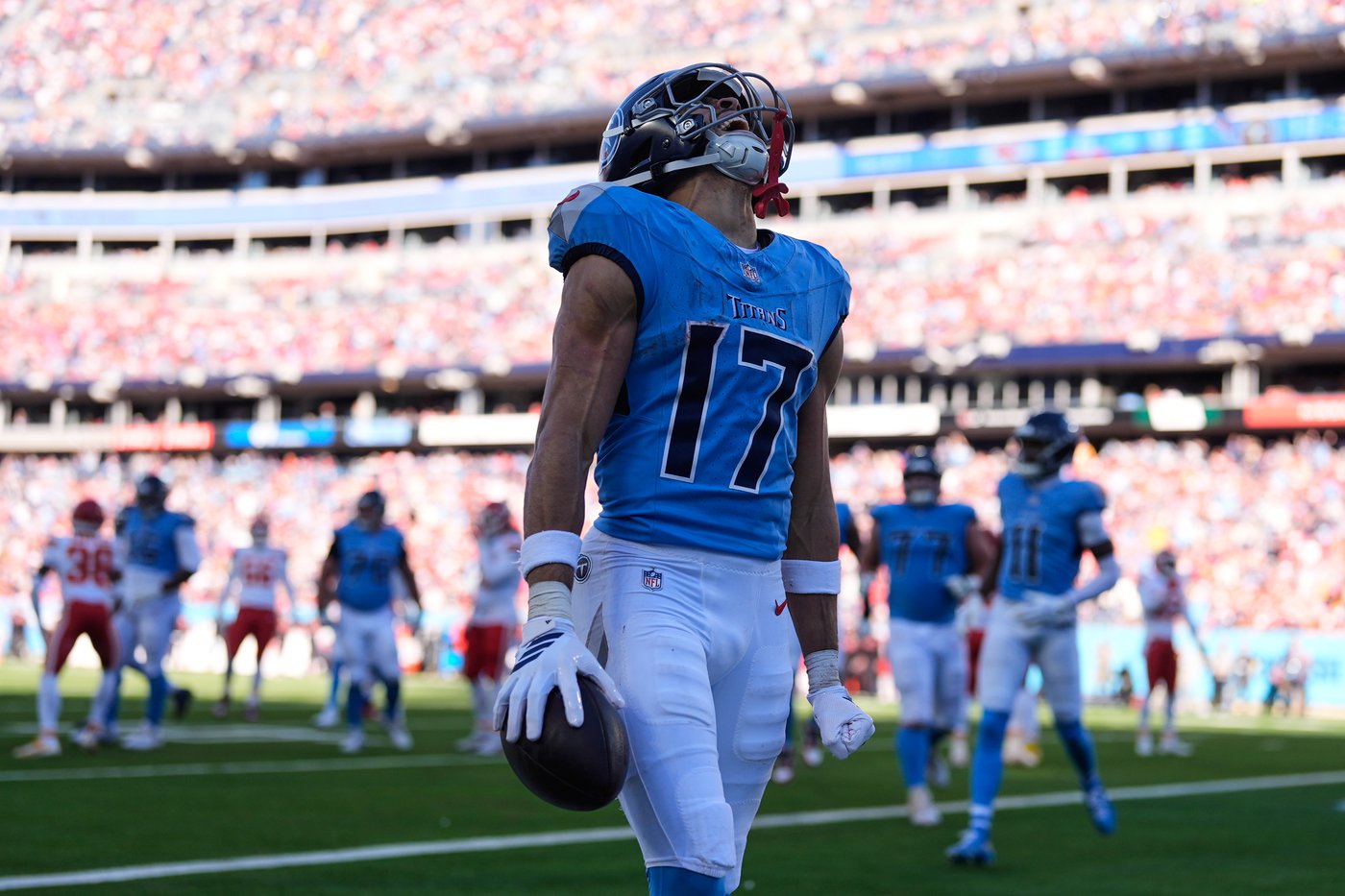 Titans knock Gardner Minshew out of game and end 11-game home skid, beating Chiefs 26-9 | iNFOnews.ca