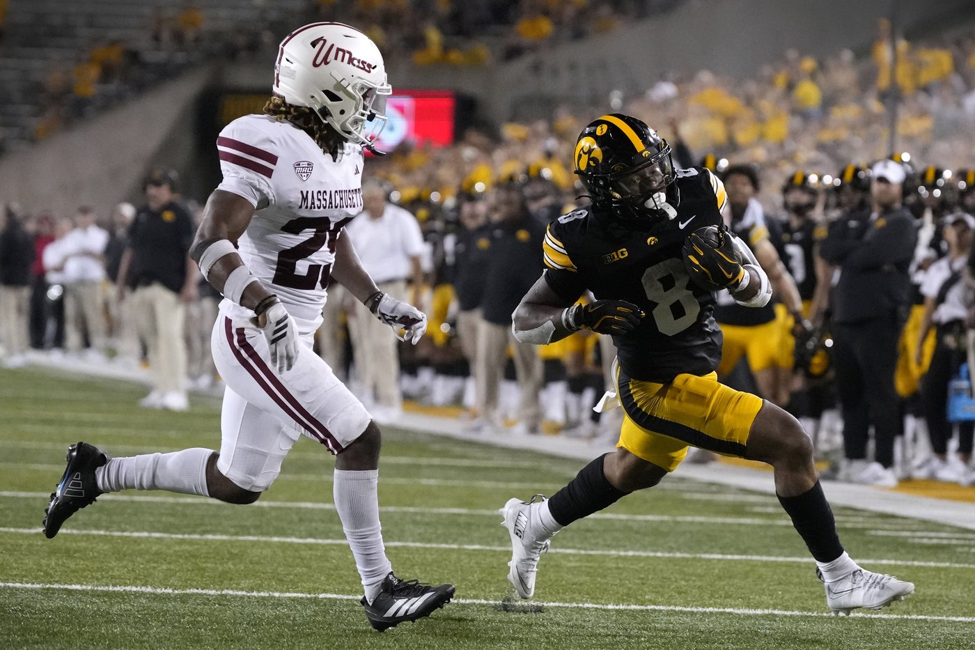 Iowa's Kirk Ferentz becomes Big Ten's winningest coach as Hawkeyes beat Massachusetts, 47-7 | iNFOnews.ca
