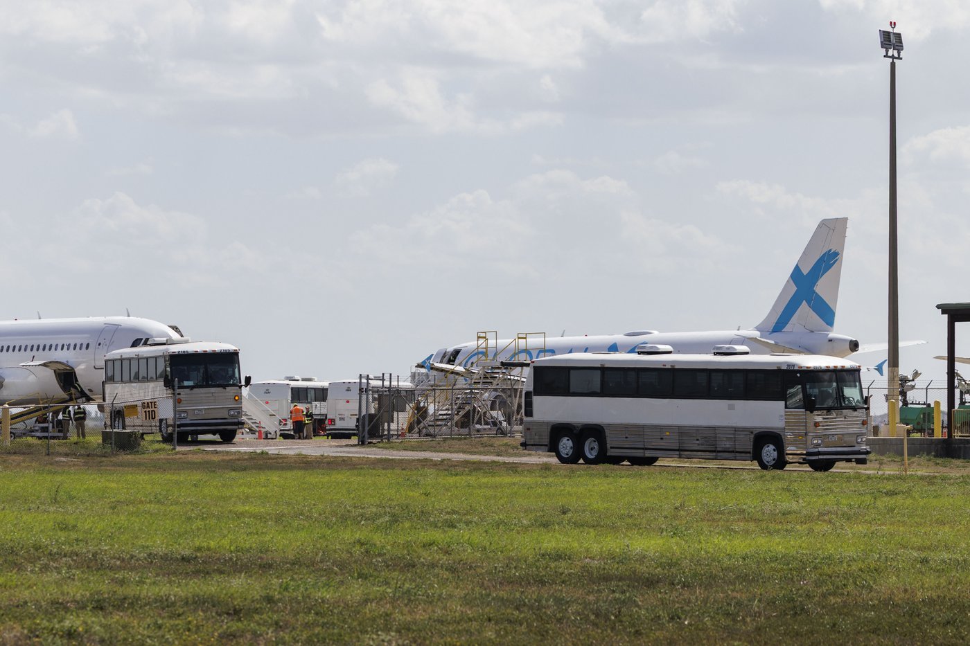Chaotic showdown over Guatemalan children exposes fault lines in Trump’s deportation push | iNFOnews.ca Chaotic showdown over Guatemalan children exposes fault lines in Trump’s deportation push | iNFOnews.ca