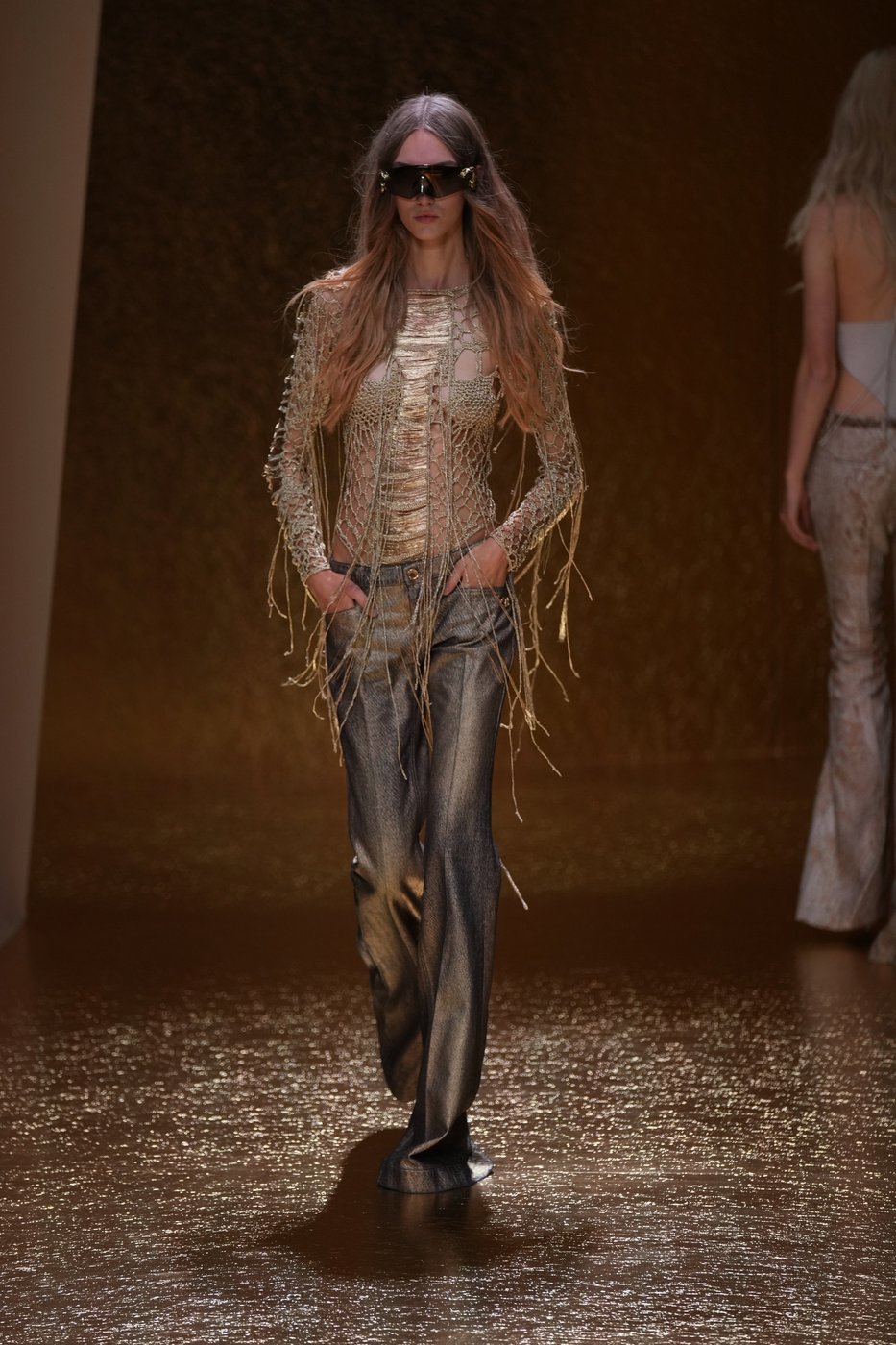Cavalli's fluid gold Milan collection channels regal Elizabeth Taylor and free-spirited Jane Birkin | iNFOnews.ca
