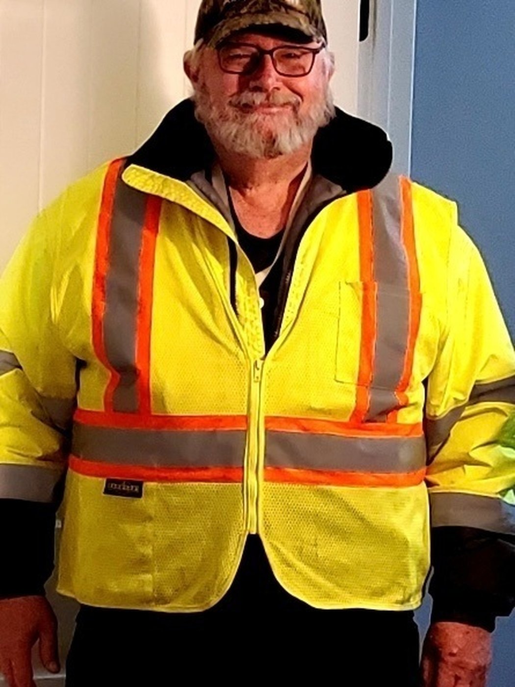 Crossing guards face life-threatening dangers on the job | iNFOnews.ca Crossing guards face life-threatening dangers on the job | iNFOnews.ca