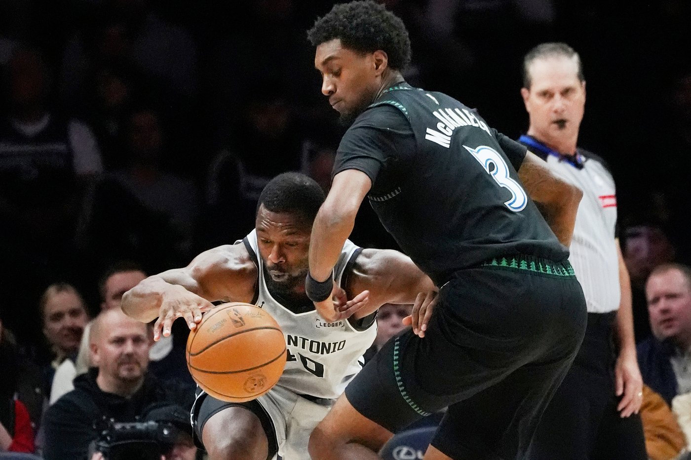 Edwards sets Wolves franchise mark in 125-112 home win against Spurs | iNFOnews.ca Edwards sets Wolves franchise mark in 125-112 home win against Spurs | iNFOnews.ca