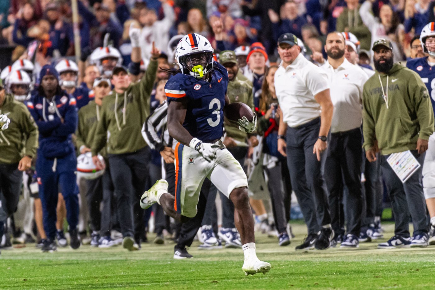 Wake Forest keeps No. 12 Virginia out of end zone in 16-9 win. Cavaliers QB Morris hurt | iNFOnews.ca Wake Forest keeps No. 12 Virginia out of end zone in 16-9 win. Cavaliers QB Morris hurt | iNFOnews.ca