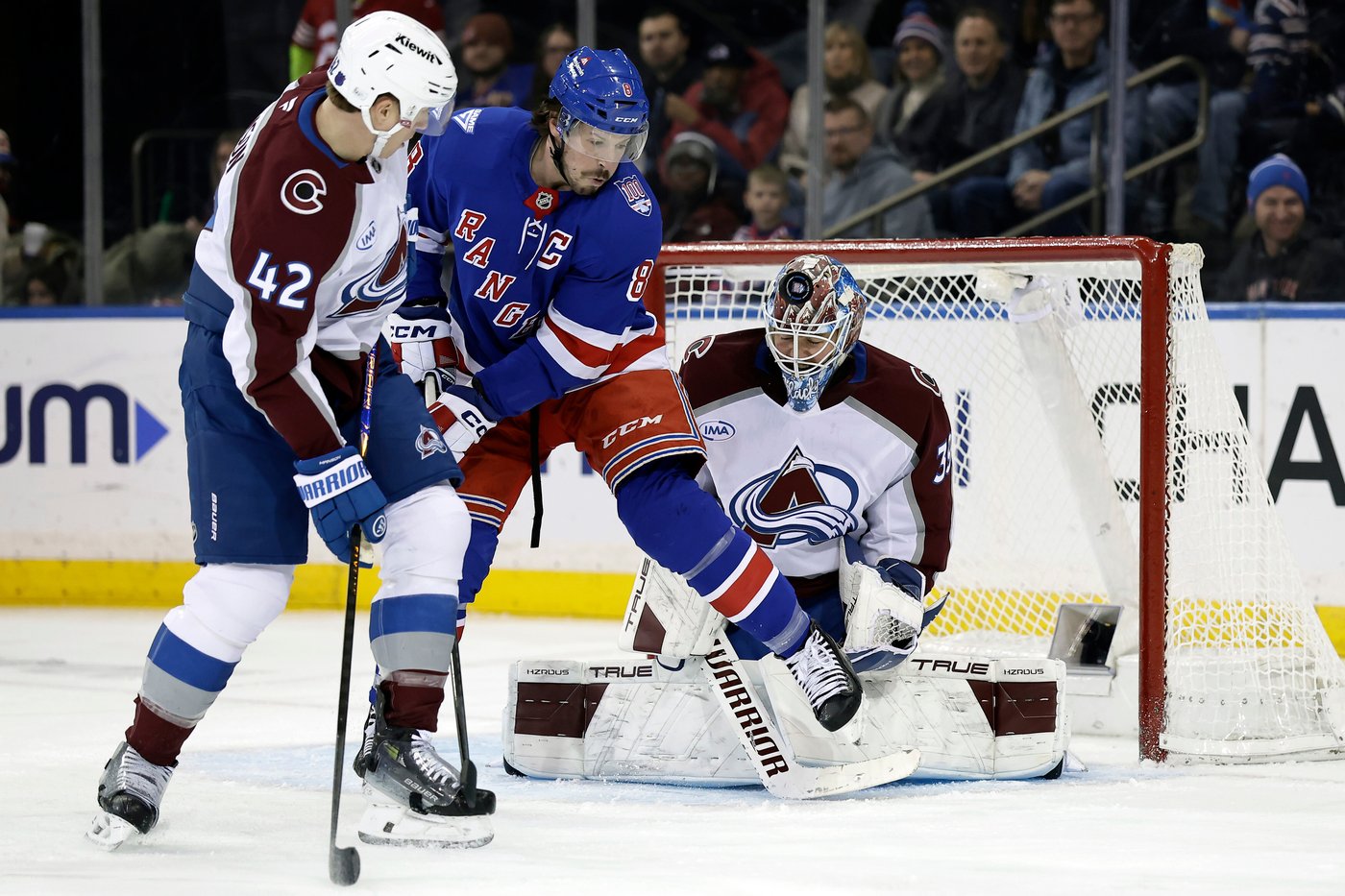 MacKinnon scores twice as the Avalanche beat the Rangers 3-2 in overtime | iNFOnews.ca