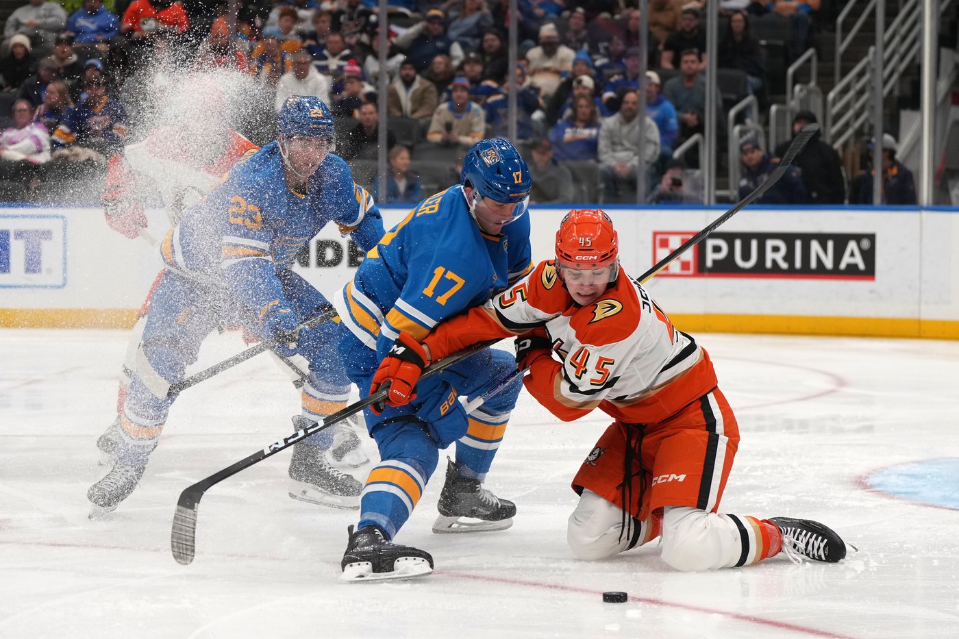 McTavish, Mintyukov score early to help Ducks beat Blues 4-1 | iNFOnews.ca McTavish, Mintyukov score early to help Ducks beat Blues 4-1 | iNFOnews.ca