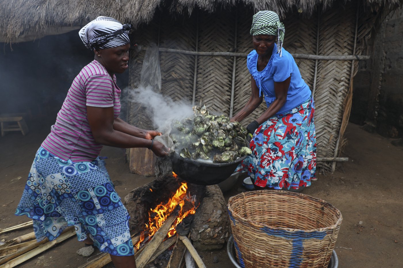 Photos show Ghana's female oyster farmers sustaining a generational practice | iNFOnews.ca