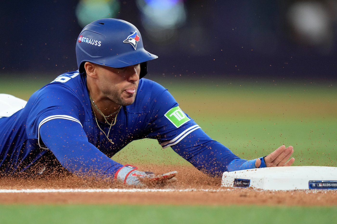 Photo Gallery: Blue Jays beat Yankees 13-7 in Game 2 of ALDS | iNFOnews.ca