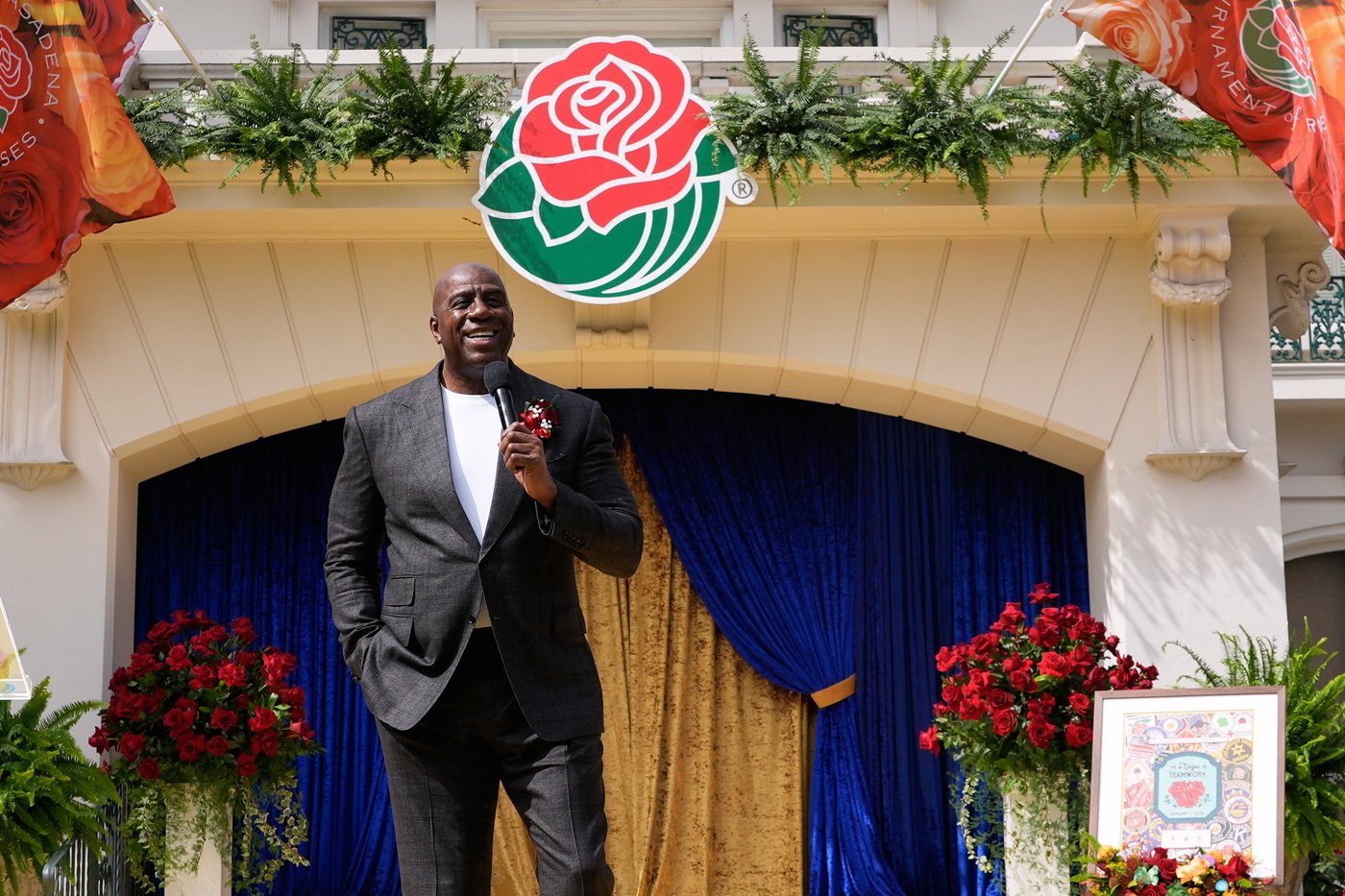 Magic Johnson to lead 137th Rose Parade as grand marshal | iNFOnews.ca