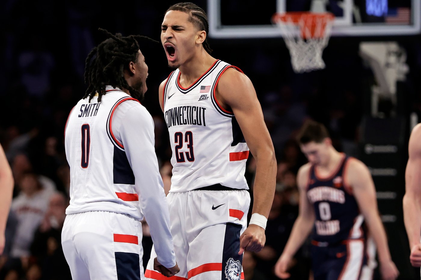 No. 5 UConn beats No. 13 Illinois 74-61 | iNFOnews.ca No. 5 UConn beats No. 13 Illinois 74-61 | iNFOnews.ca