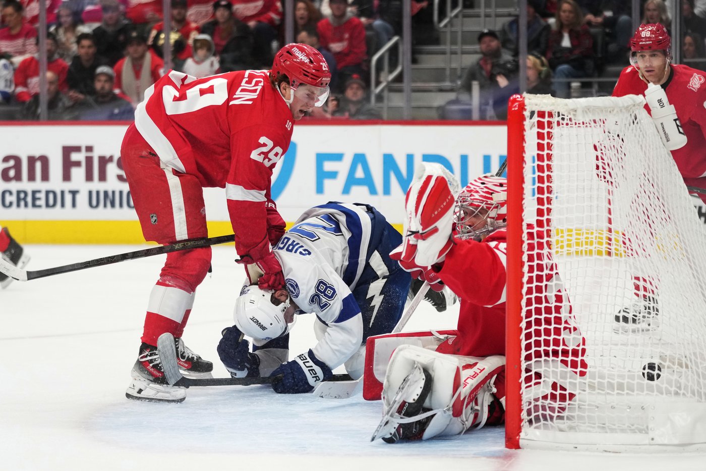 Gourde's unassisted goals power Lightning past Red Wings 6-3 for sixth straight victory | iNFOnews.ca