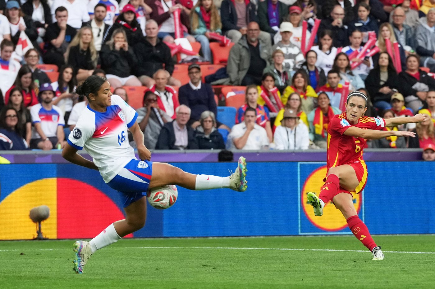 England's Jess Carter refuses to let online abuse keep her from speaking out | iNFOnews.ca England's Jess Carter refuses to let online abuse keep her from speaking out | iNFOnews.ca