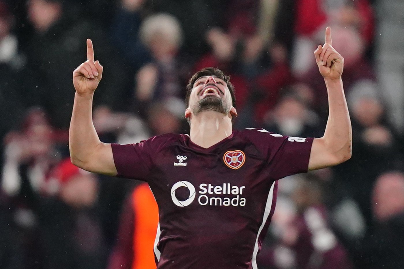 Celtic concedes late in 2-2 draw with surprise Scottish leader Hearts | iNFOnews.ca