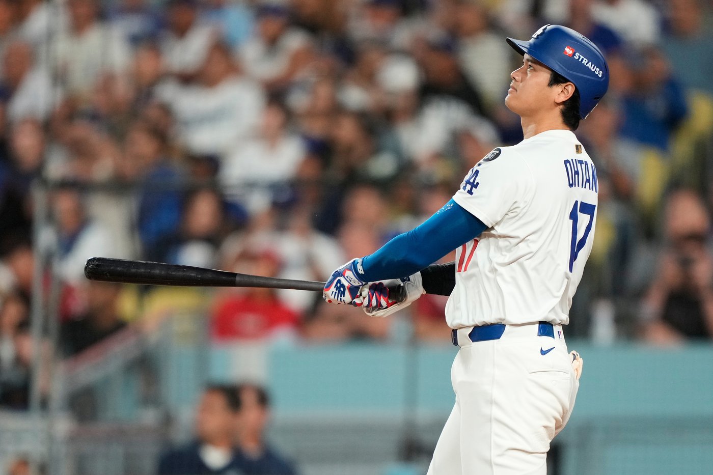 Ohtani hits 2 homers for Dodgers in playoff opener against Reds | iNFOnews.ca