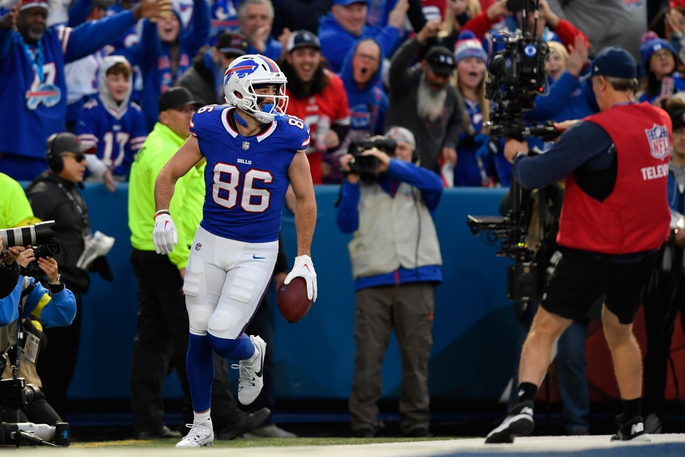 Josh Allen and the Bills reach midway point at 6-2 with signature win over rival Chiefs | iNFOnews.ca