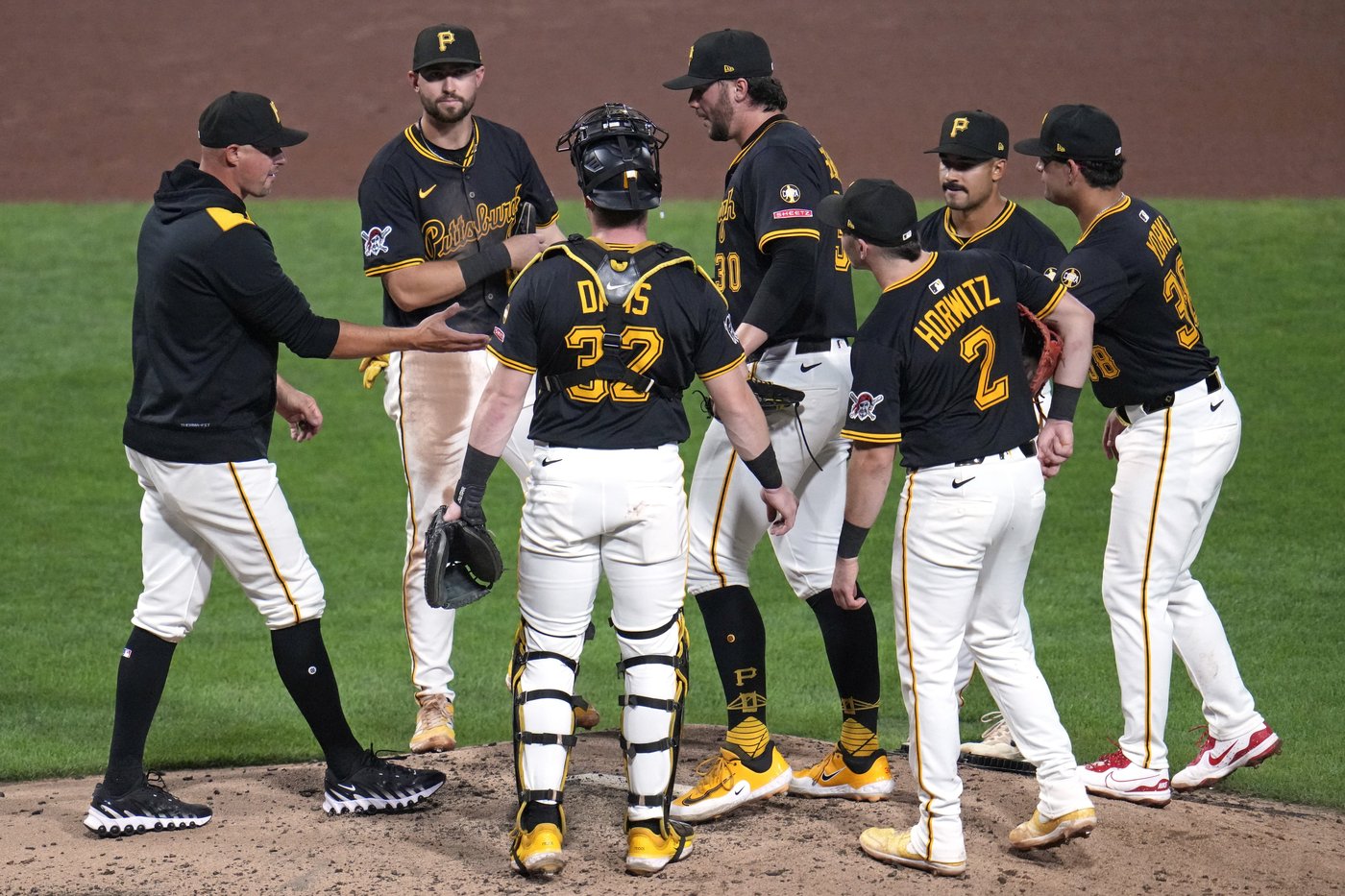 Cubs chase Cy Young favorite Paul Skenes, move to cusp of playoff berth with 4-1 win over Pirates | iNFOnews.ca