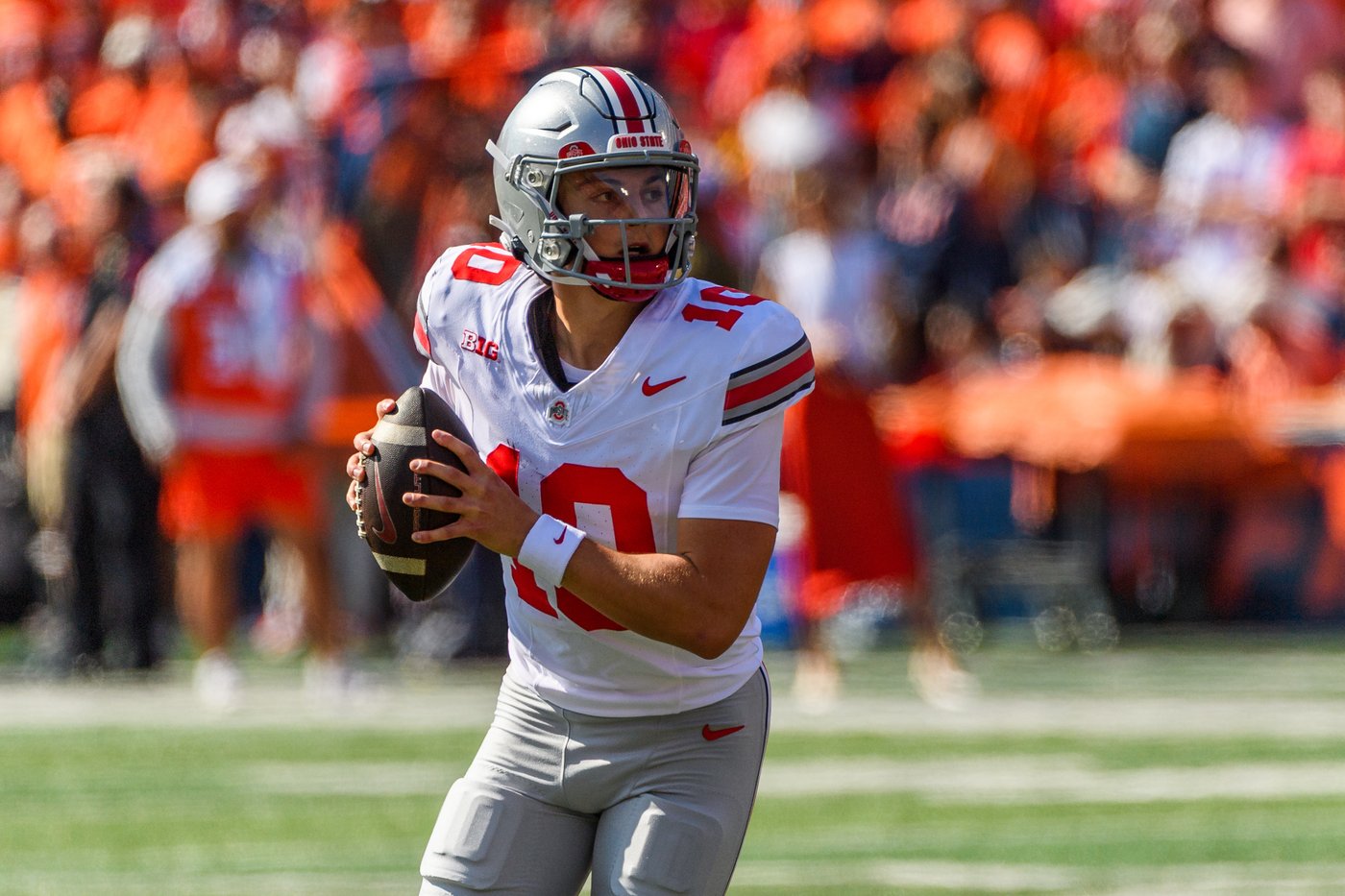 No. 1 Ohio State turns 3 takeaways into 21 points and beats No. 17 Illinois 34-16 | iNFOnews.ca