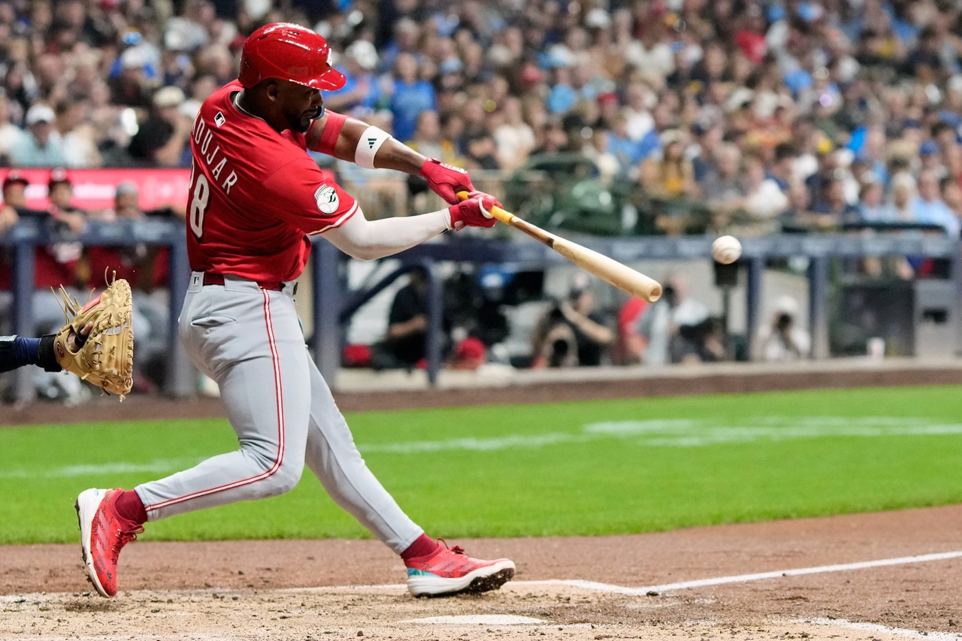 Reds on cusp of playoff berth after beating Brewers 7-4 | iNFOnews.ca