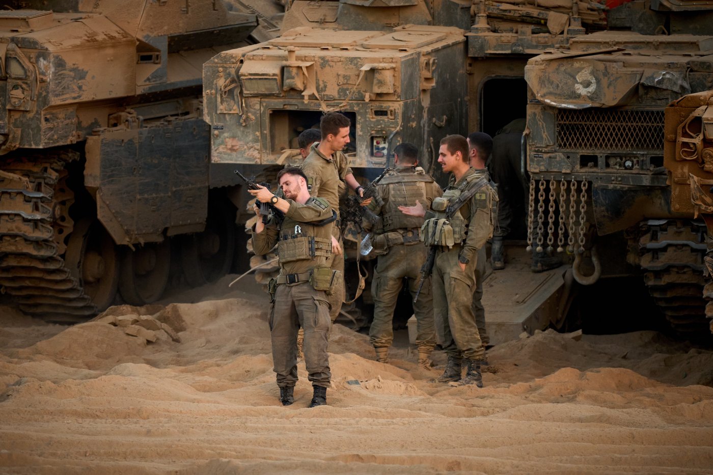 Returning to ruins: Photos of Palestinian families going home | iNFOnews.ca