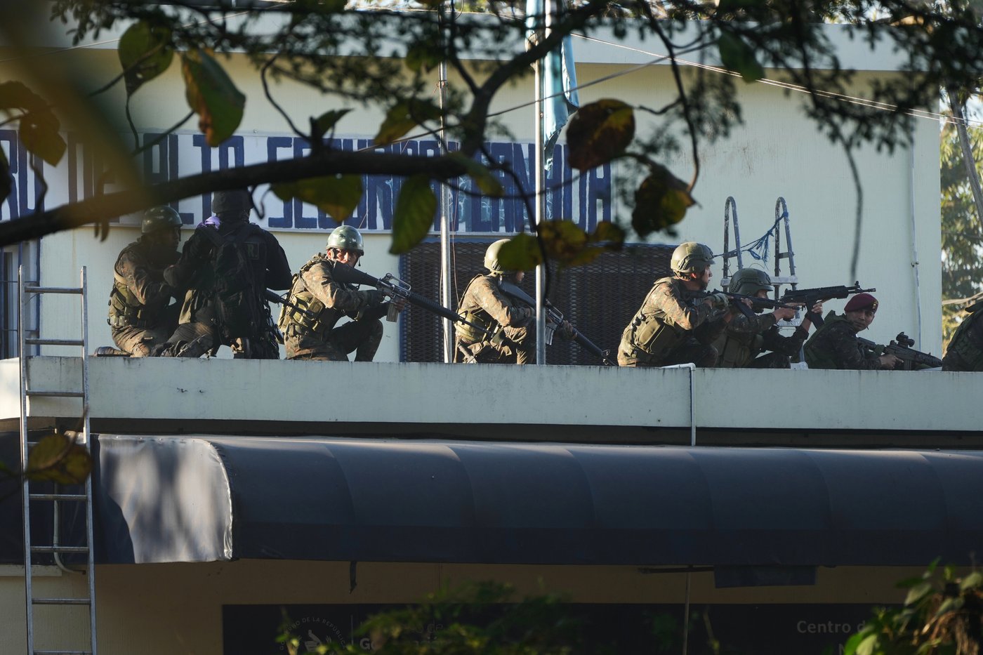 Guatemalan police free hostages in prison as attacks kill 3 officers | iNFOnews.ca