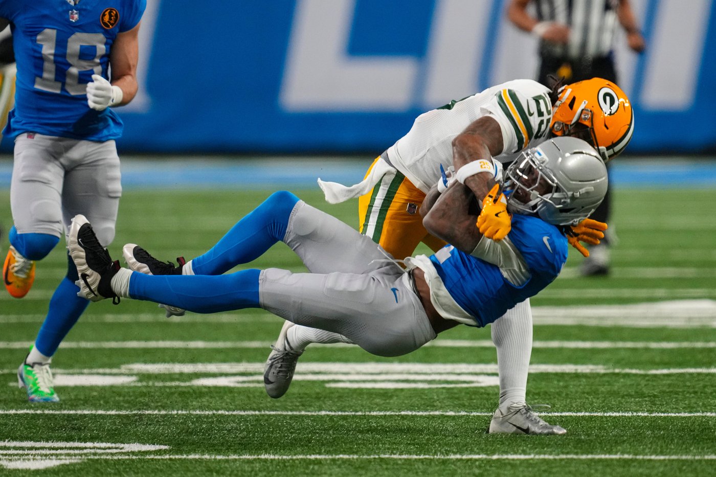 Love matches career high with 4 TD passes, lifting Packers to 31-24 win over Lions | iNFOnews.ca
