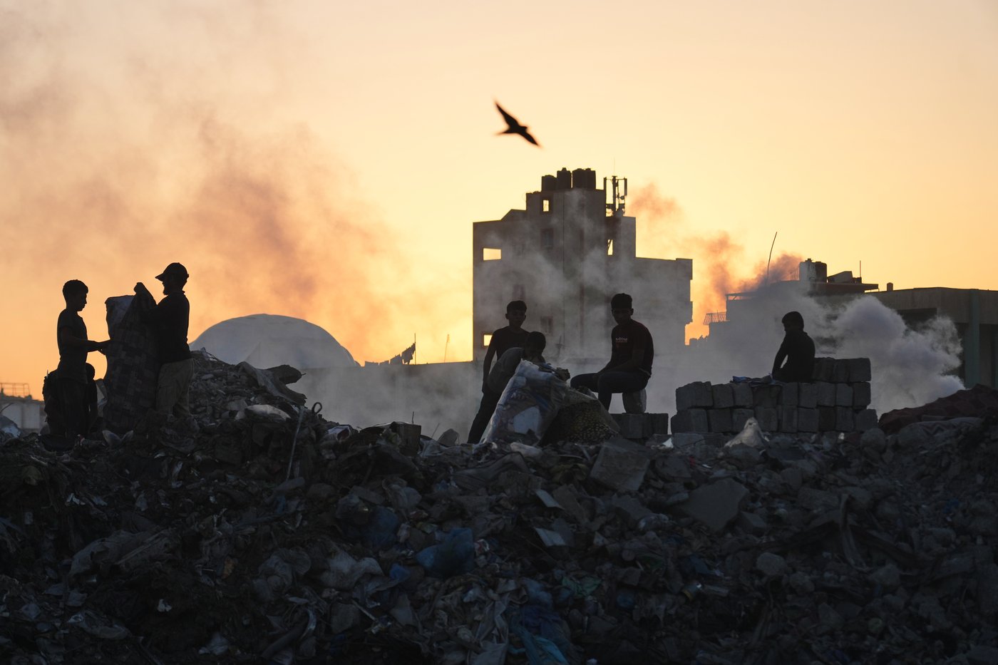 A bomb in Gaza's rubble wounds twins who thought it was a toy | iNFOnews.ca A bomb in Gaza's rubble wounds twins who thought it was a toy | iNFOnews.ca