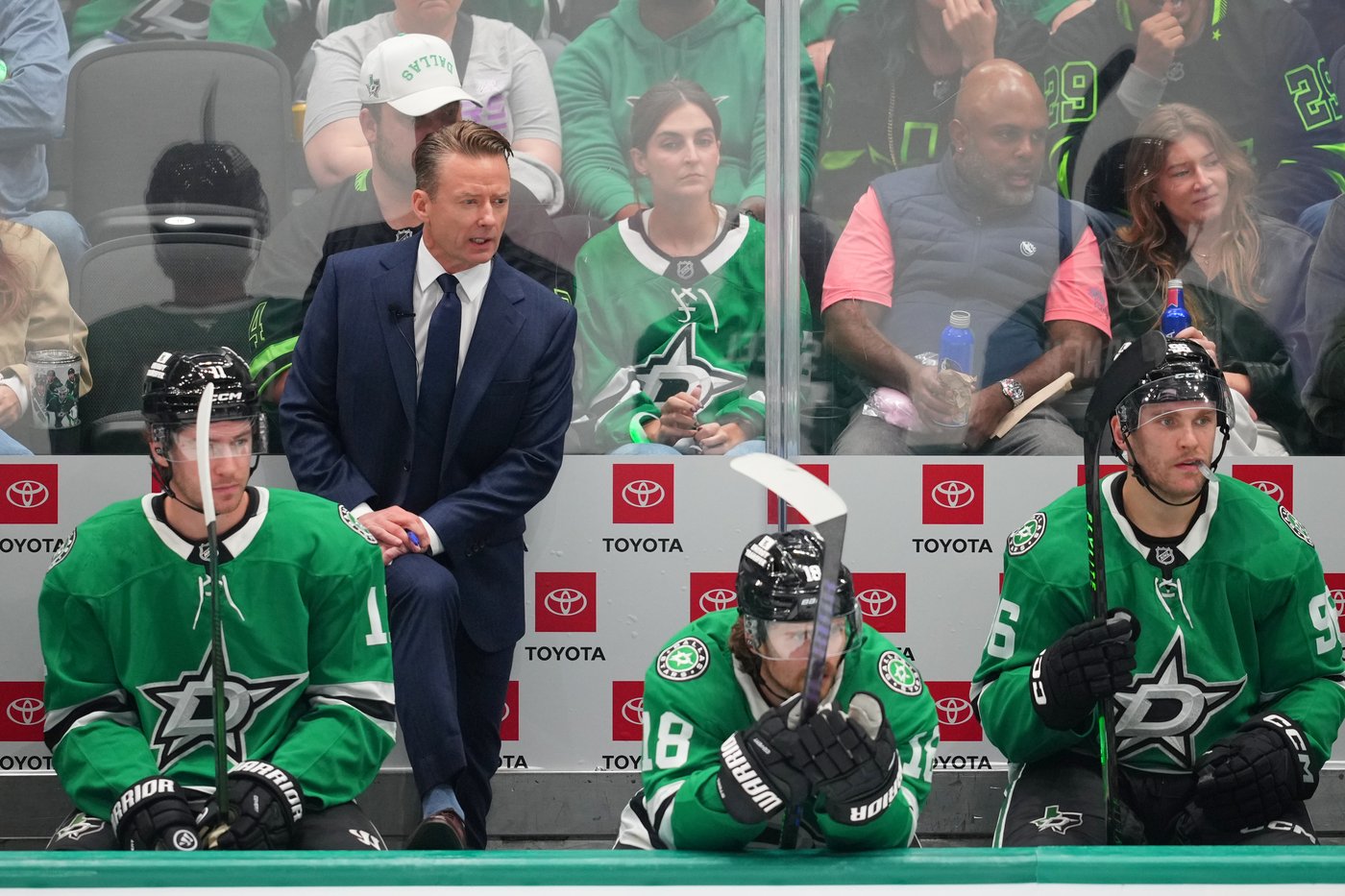 Stars 3-0 in coach Glen Gulutzan's return after 5-2 win over Wild in home opener | iNFOnews.ca Stars 3-0 in coach Glen Gulutzan's return after 5-2 win over Wild in home opener | iNFOnews.ca