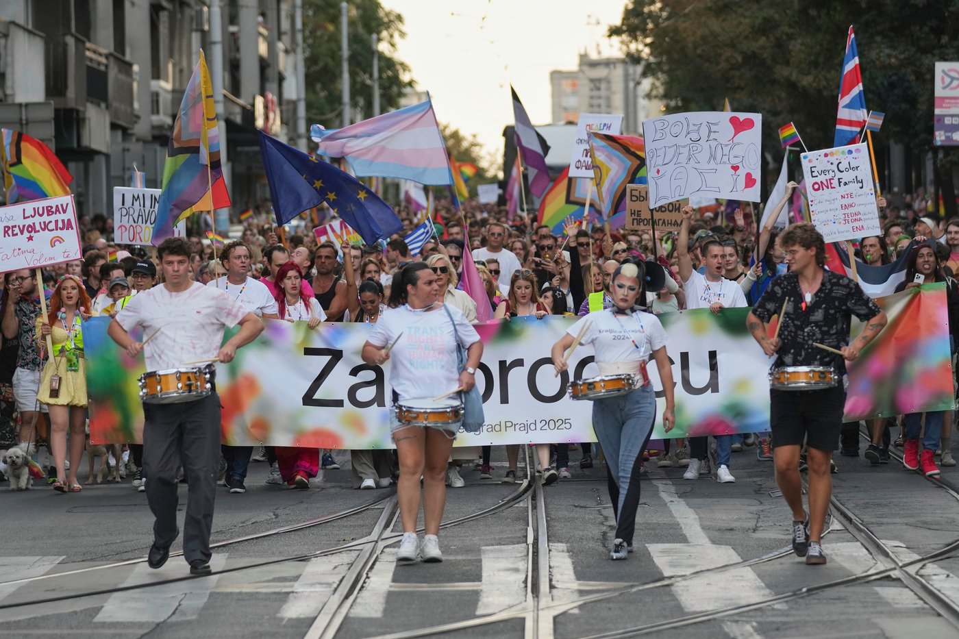 Pride march in Serbia condemns police violence at anti-government rallies, seeks LGBTQ+ rights | iNFOnews.ca Pride march in Serbia condemns police violence at anti-government rallies, seeks LGBTQ+ rights | iNFOnews.ca