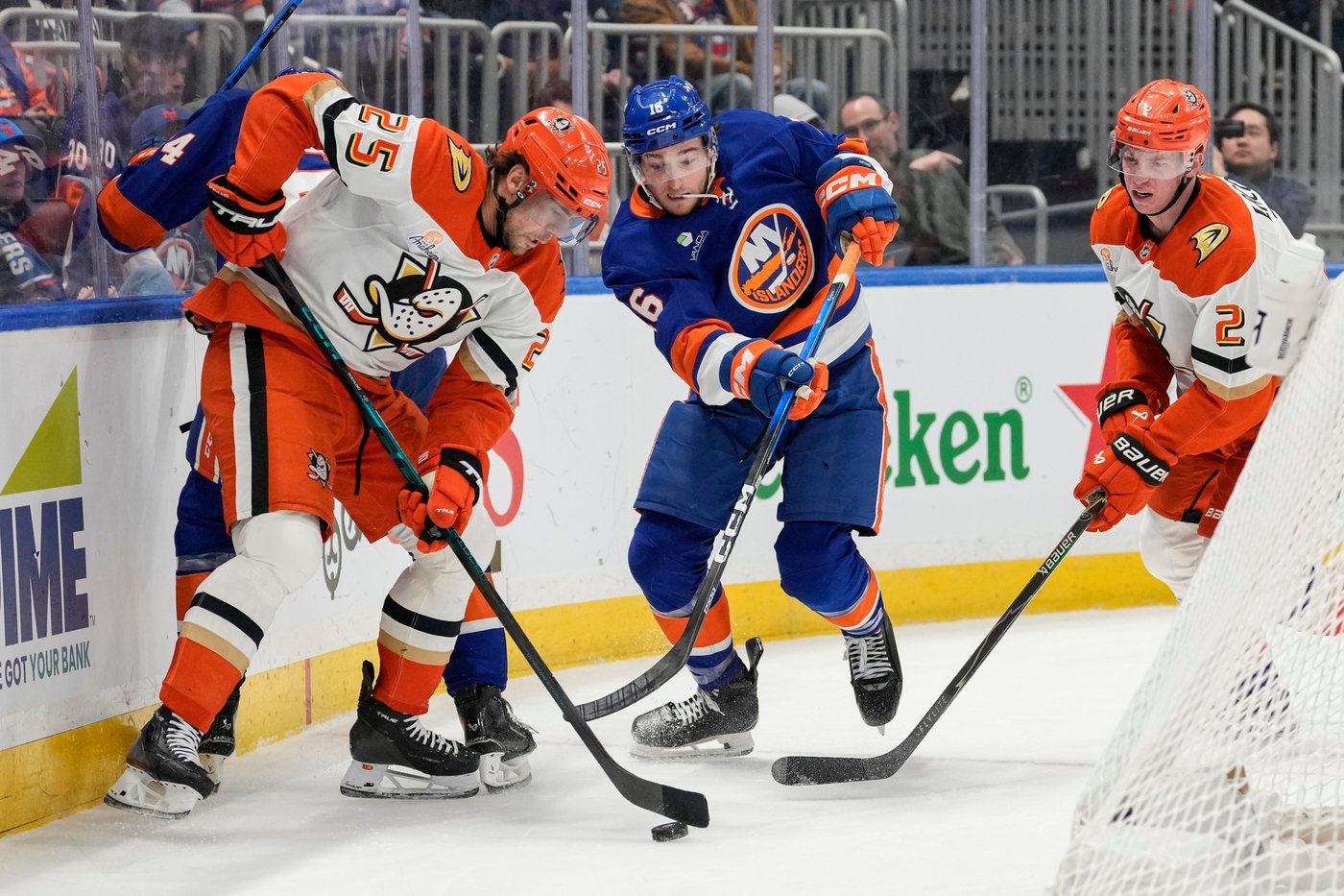 Anders Lee scores twice as Islanders beat Ducks 5-2 | iNFOnews.ca