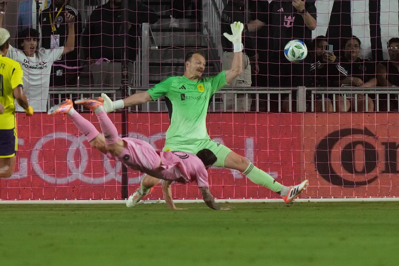 Messi gets trophy, then has two goals to lift Inter Miami past Nashville 3-1 in playoff opener | iNFOnews.ca Messi gets trophy, then has two goals to lift Inter Miami past Nashville 3-1 in playoff opener | iNFOnews.ca