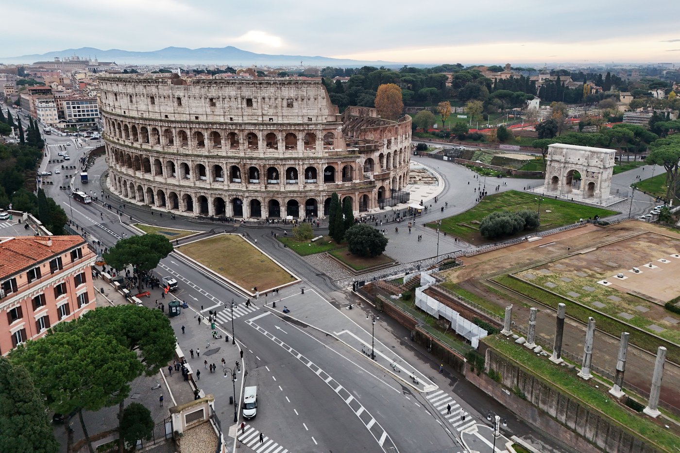 Photos offer stunning aerial views of Rome’s Colosseum and ancient Forum | iNFOnews.ca