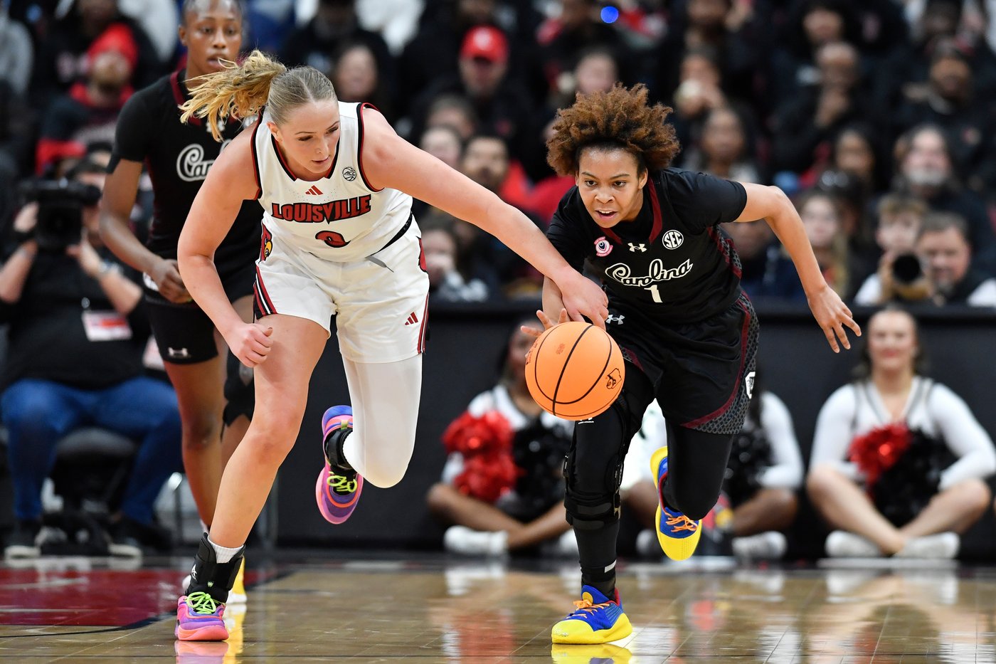No. 3 South Carolina women outlast No. 22 Louisville 79-77 in ACC/SEC Challenge | iNFOnews.ca