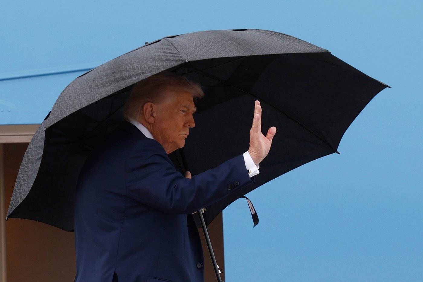 Trump warns Russia he may send Ukraine long-range Tomahawks if Moscow doesn't settle war soon | iNFOnews.ca