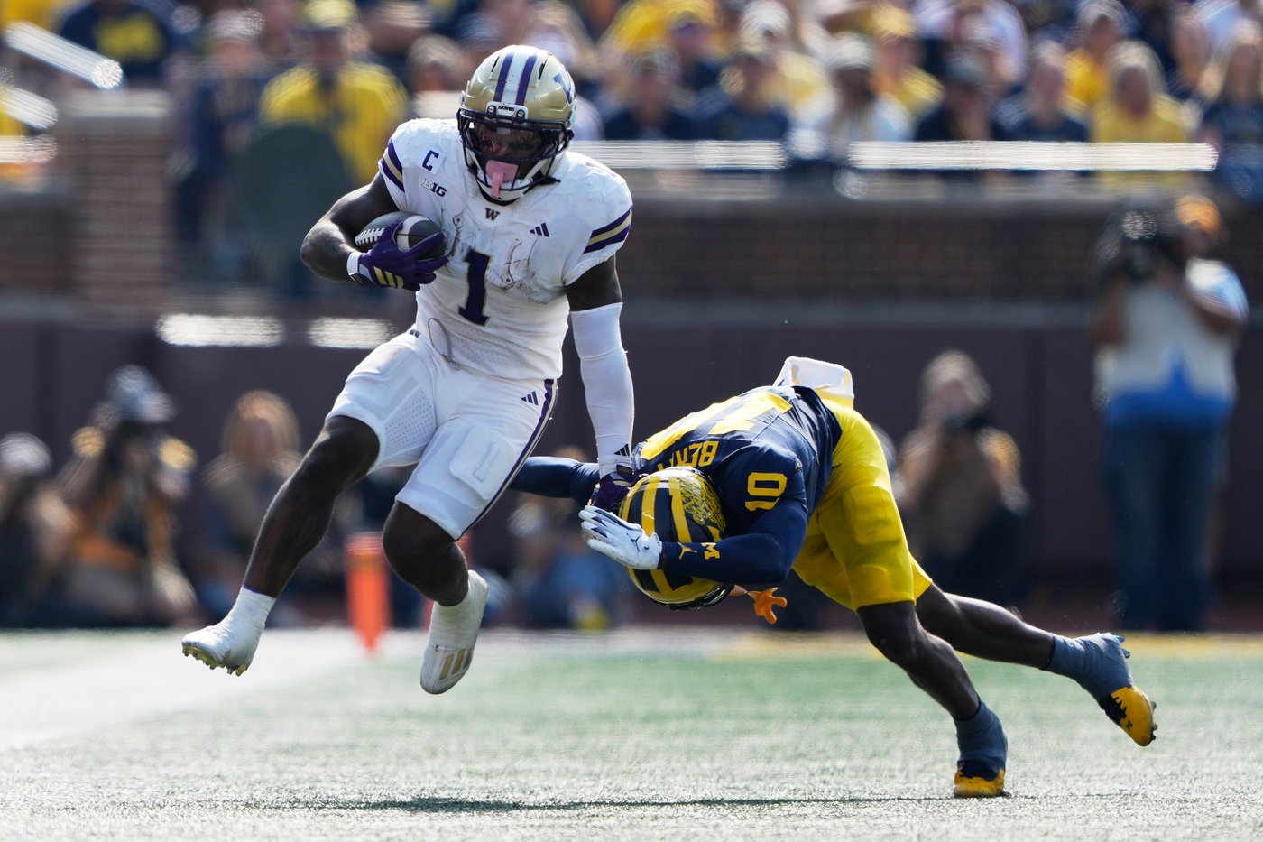 Michigan takes advantage of Washington turnovers, pulls away to win 24-7 after 18-point loss to USC | iNFOnews.ca Michigan takes advantage of Washington turnovers, pulls away to win 24-7 after 18-point loss to USC | iNFOnews.ca