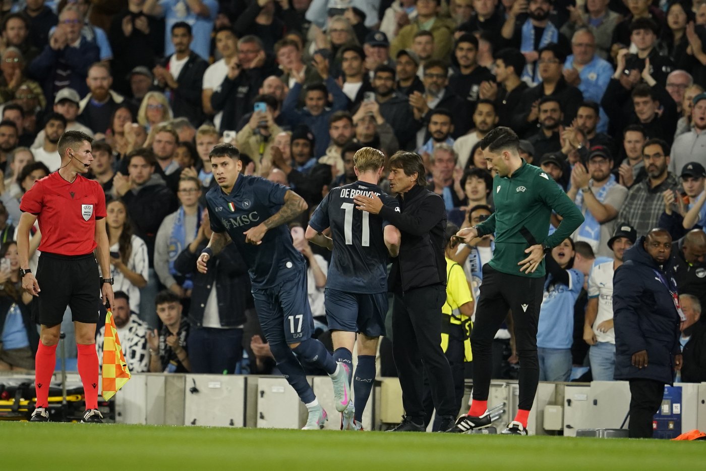 Kevin De Bruyne's Man City return lasts only 26 minutes due to Napoli red card | iNFOnews.ca