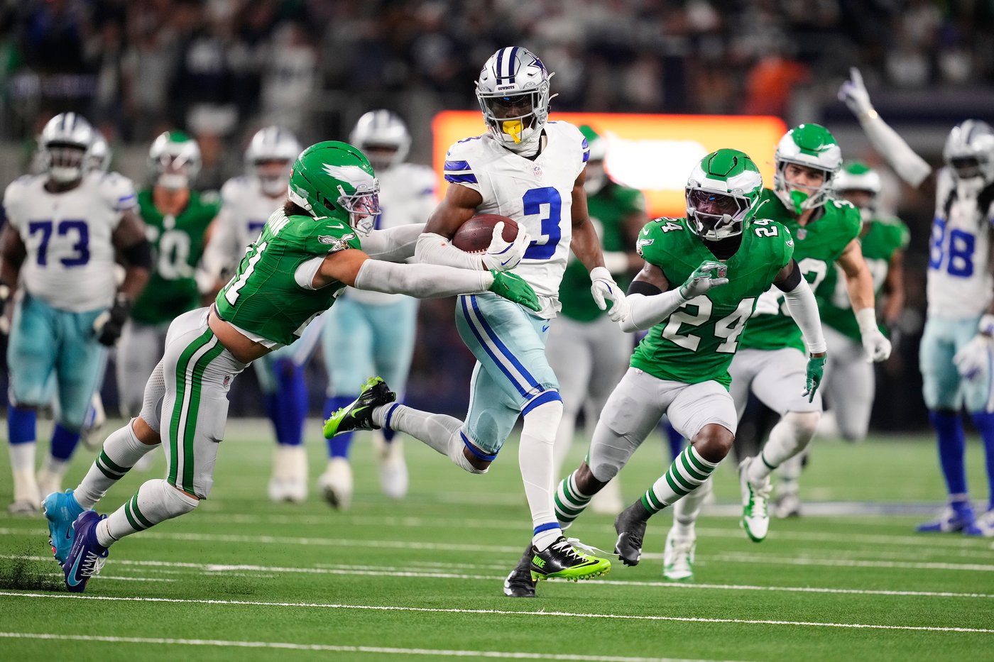 Dak Prescott rallies Cowboys from 21 down to beat Eagles 24-21 after breaking Tony Romo's record | iNFOnews.ca