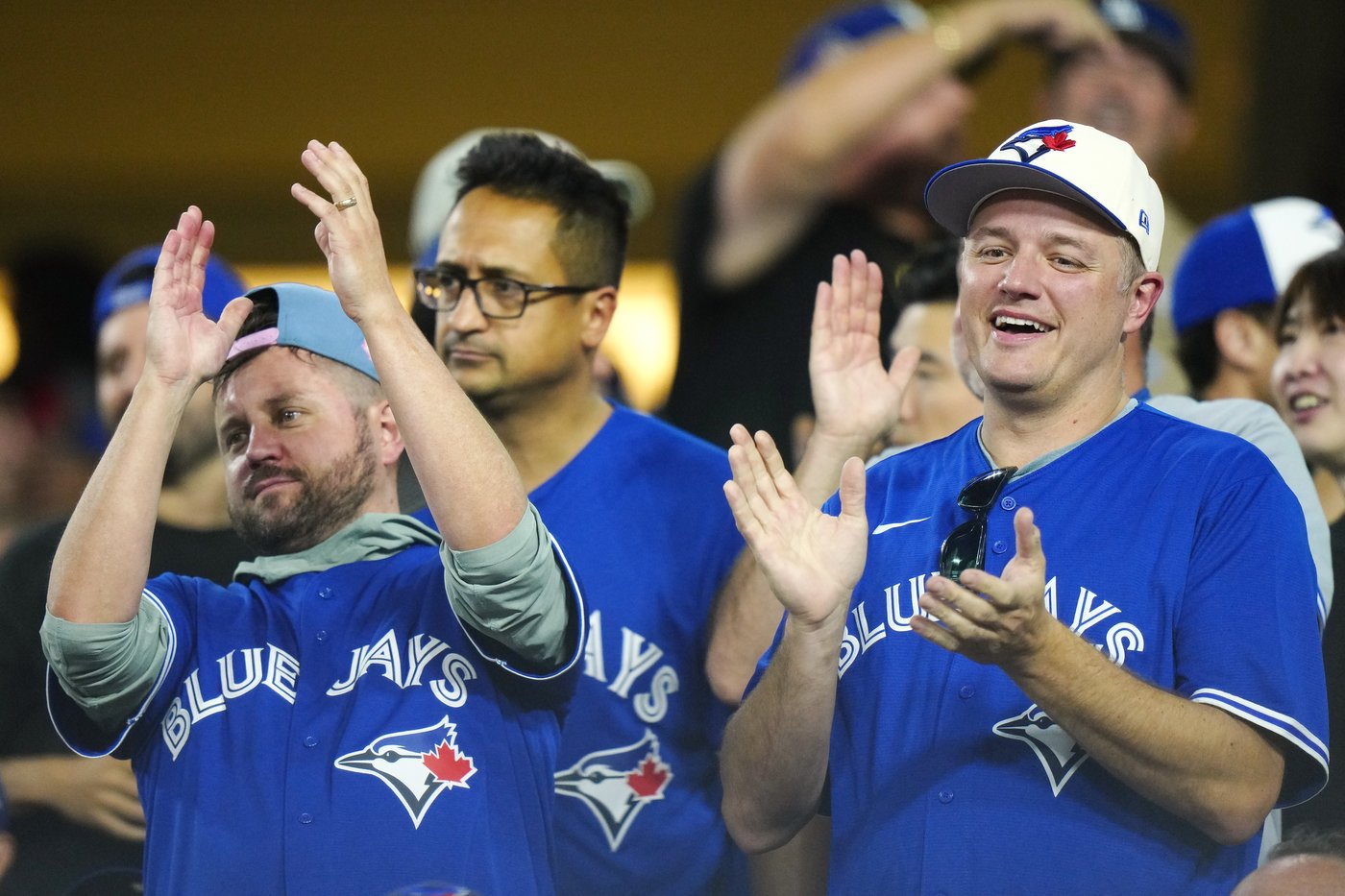 Photo Gallery: Blue Jays top Dodgers 6-1 to take 3-2 series lead | iNFOnews.ca