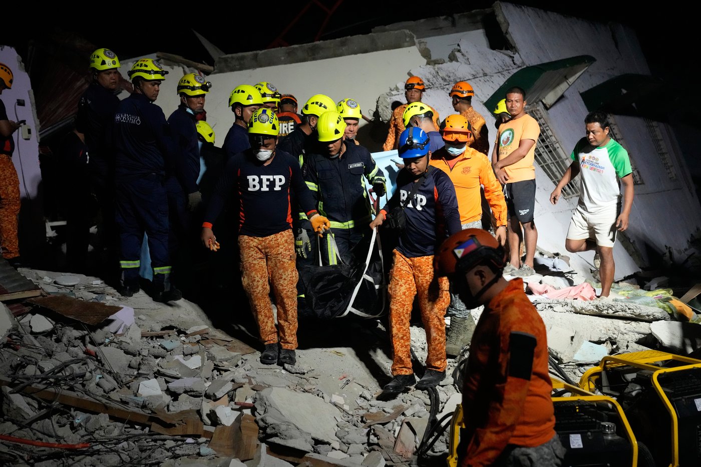Rescuers desperately search for survivors of earthquake in the Philippines that killed at least 72 | iNFOnews.ca