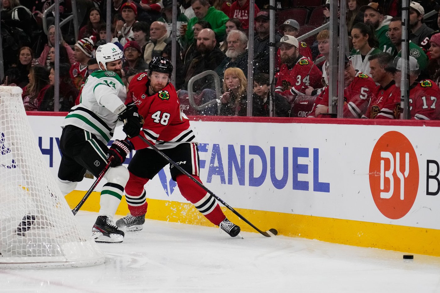 Mikheyev scores twice as the Blackhawks beat the slumping Stars 4-3 | iNFOnews.ca Mikheyev scores twice as the Blackhawks beat the slumping Stars 4-3 | iNFOnews.ca