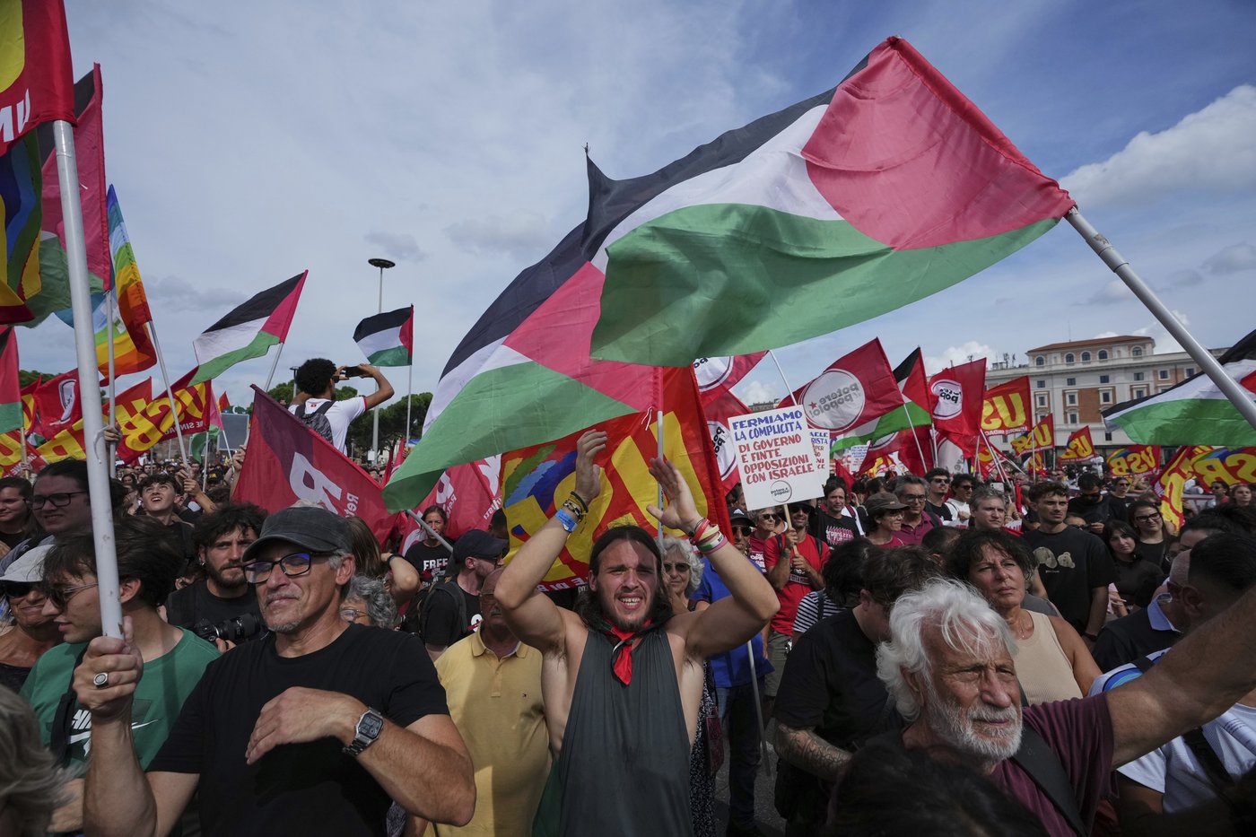 Italian workers' strike in solidarity with Gaza brings disruptions across the country | iNFOnews.ca