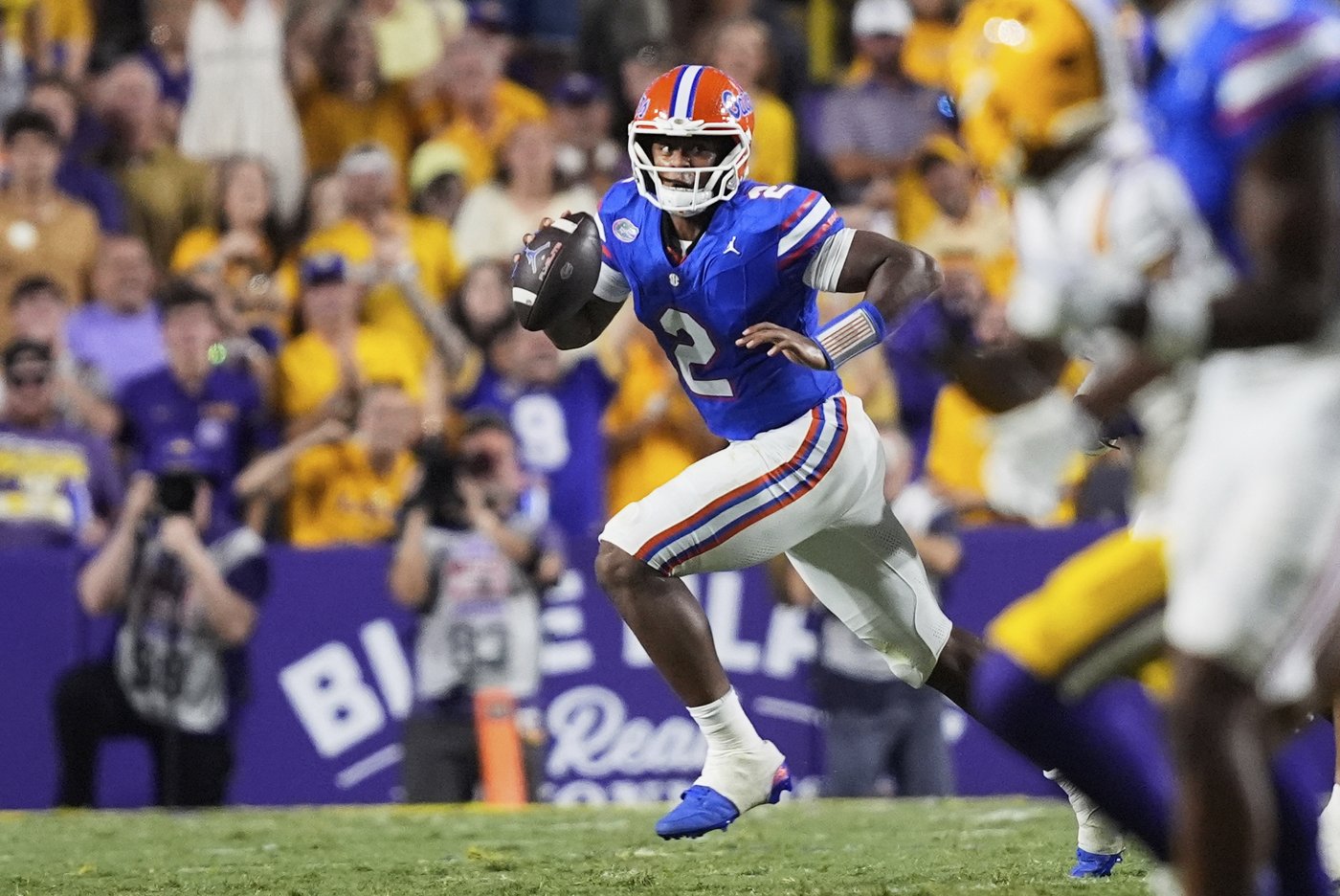 No. 3 LSU intercepts 5 of Florida QB DJ Lagway's passes in the Tigers' 20-10 victory | iNFOnews.ca