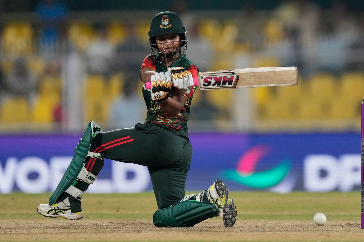Heather Knight anchors England to close-fought victory over Bangladesh at Women’s Cricket World Cup | iNFOnews.ca