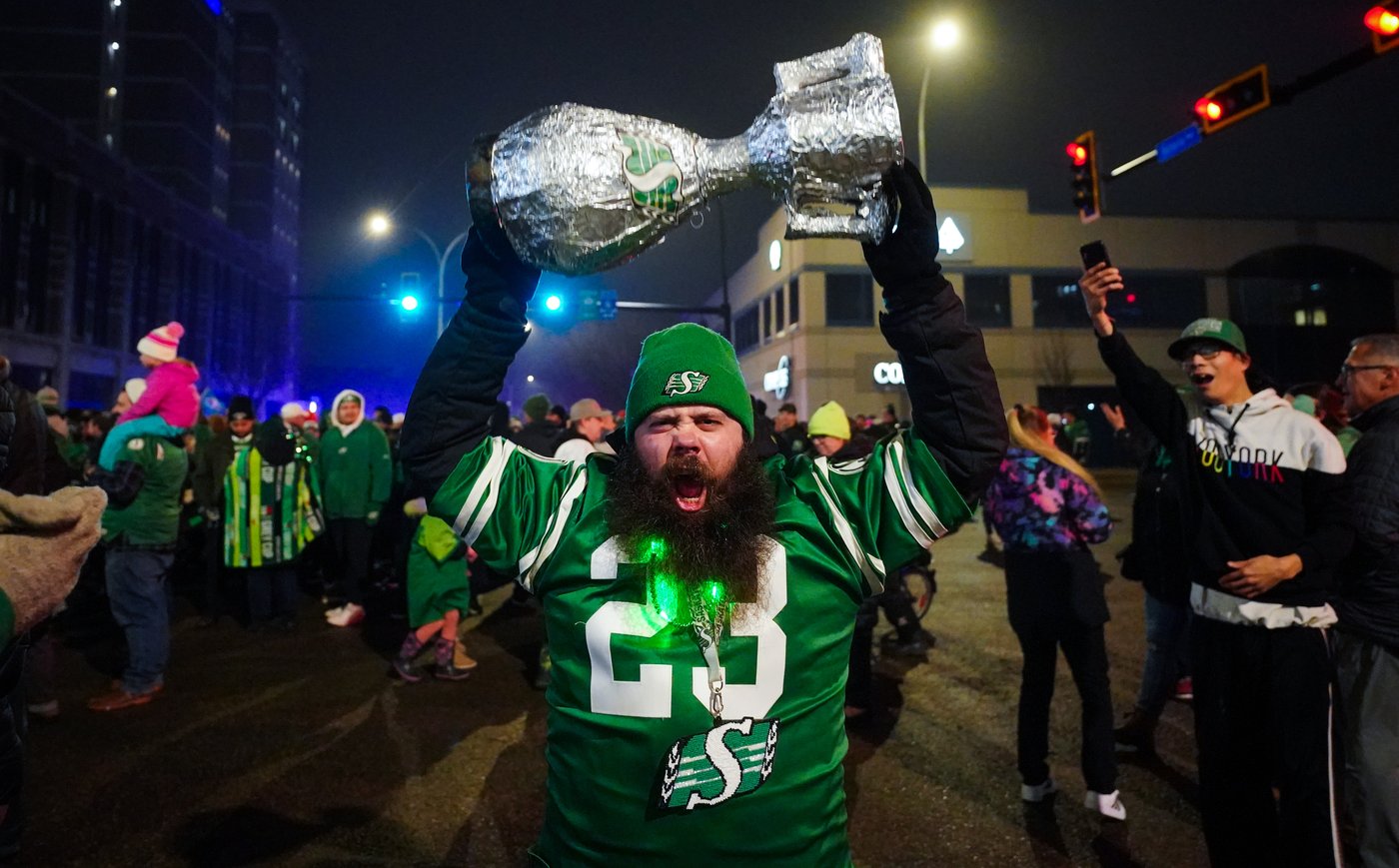 'Fan-demonium:' Saskatchewan Roughriders celebrate ending 12-year Grey Cup drought | iNFOnews.ca 'Fan-demonium:' Saskatchewan Roughriders celebrate ending 12-year Grey Cup drought | iNFOnews.ca