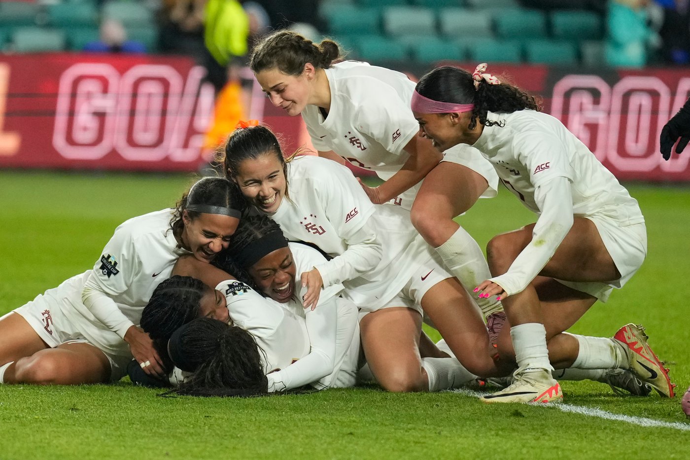 Florida State edges top-seeded Stanford 1-0 to win the Women's College Cup | iNFOnews.ca Florida State edges top-seeded Stanford 1-0 to win the Women's College Cup | iNFOnews.ca