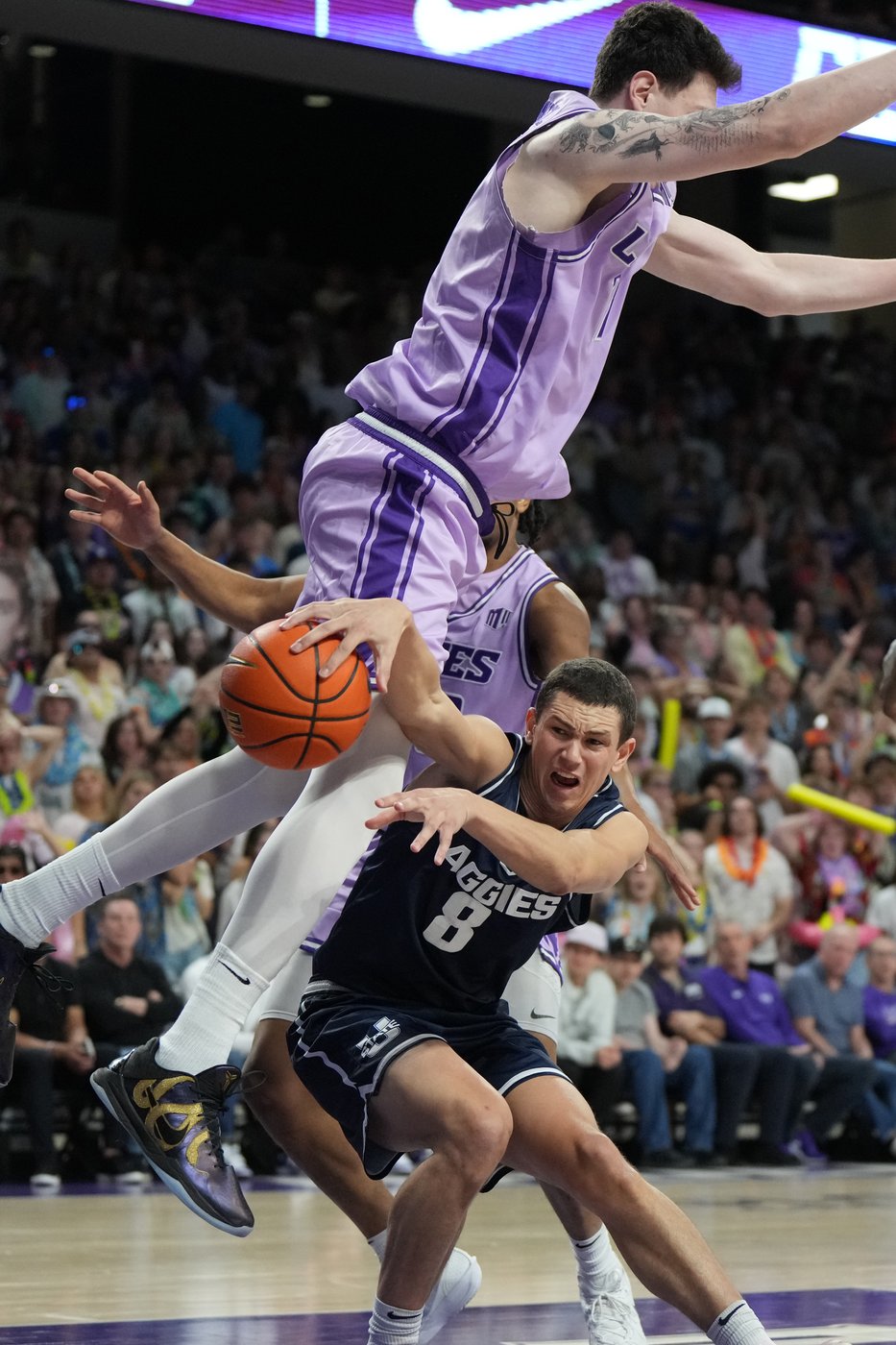 Williams and Moore score 20 points each, Grand Canyon knocks off No. 23 Utah State 84-74 | iNFOnews.ca