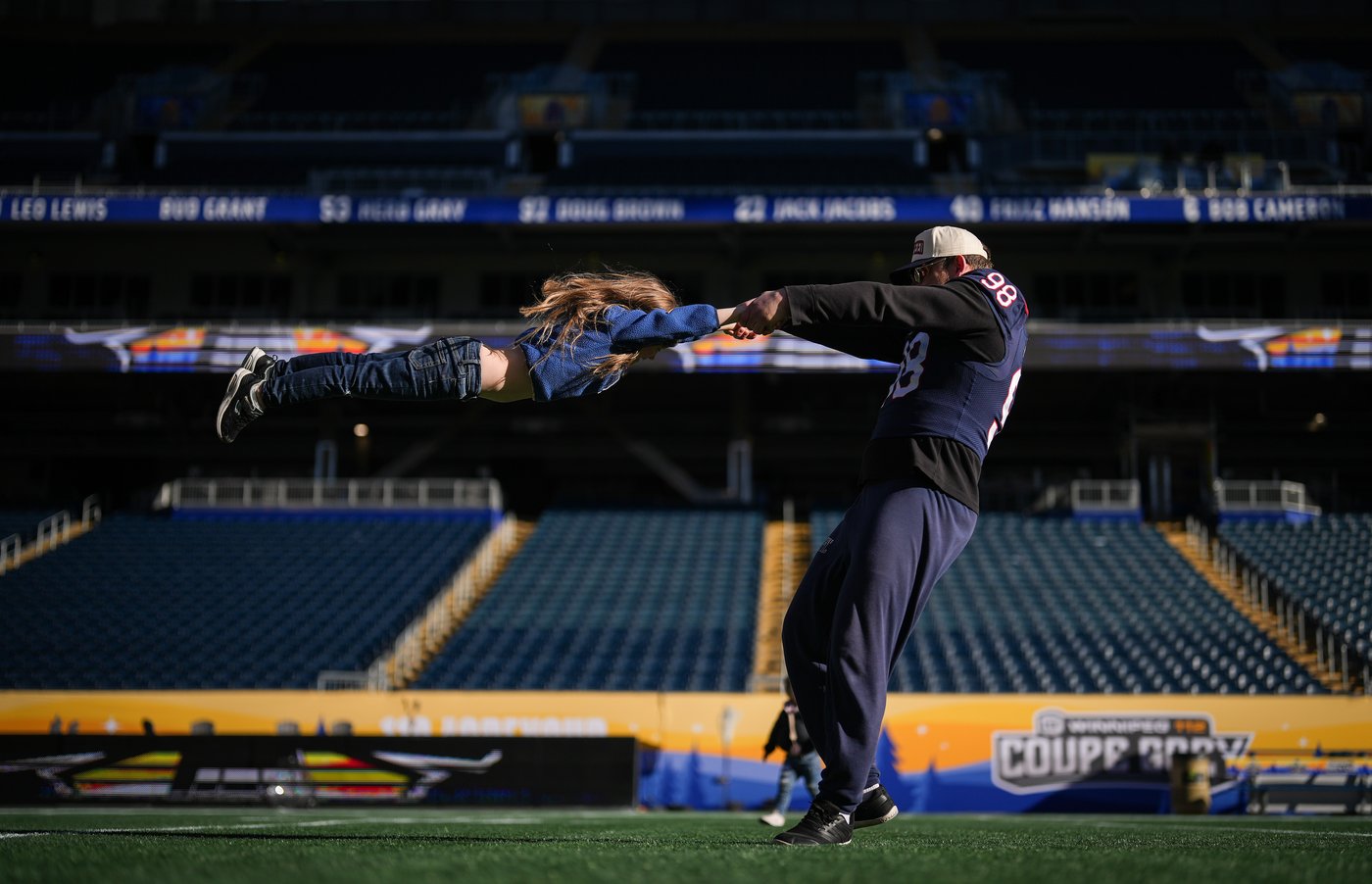 Photo Gallery: Roughriders and Alouettes Walkthrough Stadium Pre-Grey Cup | iNFOnews.ca