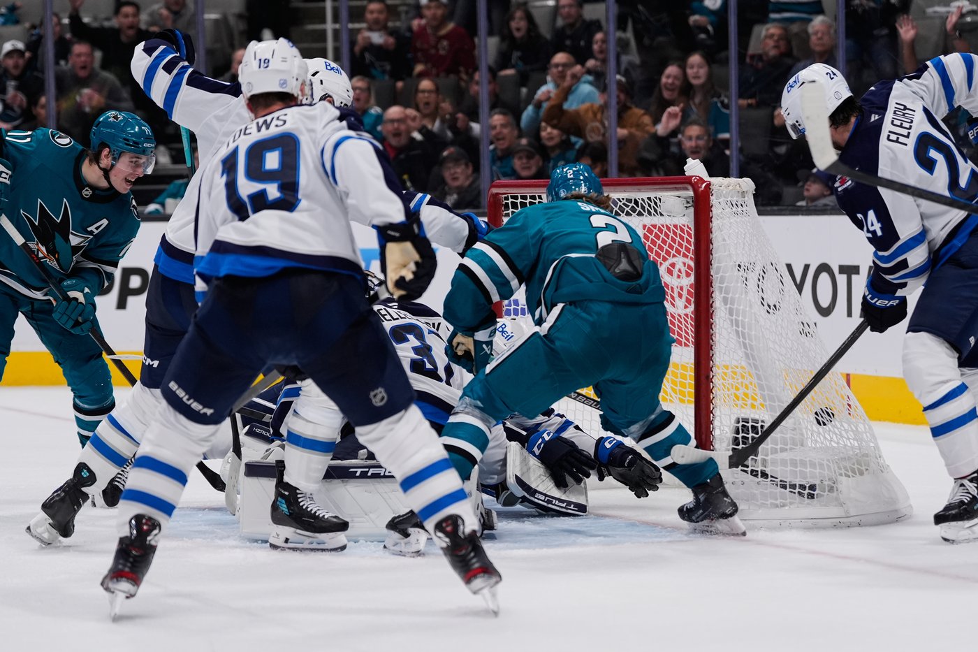 Will Smith scores tiebreaking goal late in 3rd period as Sharks beat Jets 2-1 | iNFOnews.ca Will Smith scores tiebreaking goal late in 3rd period as Sharks beat Jets 2-1 | iNFOnews.ca