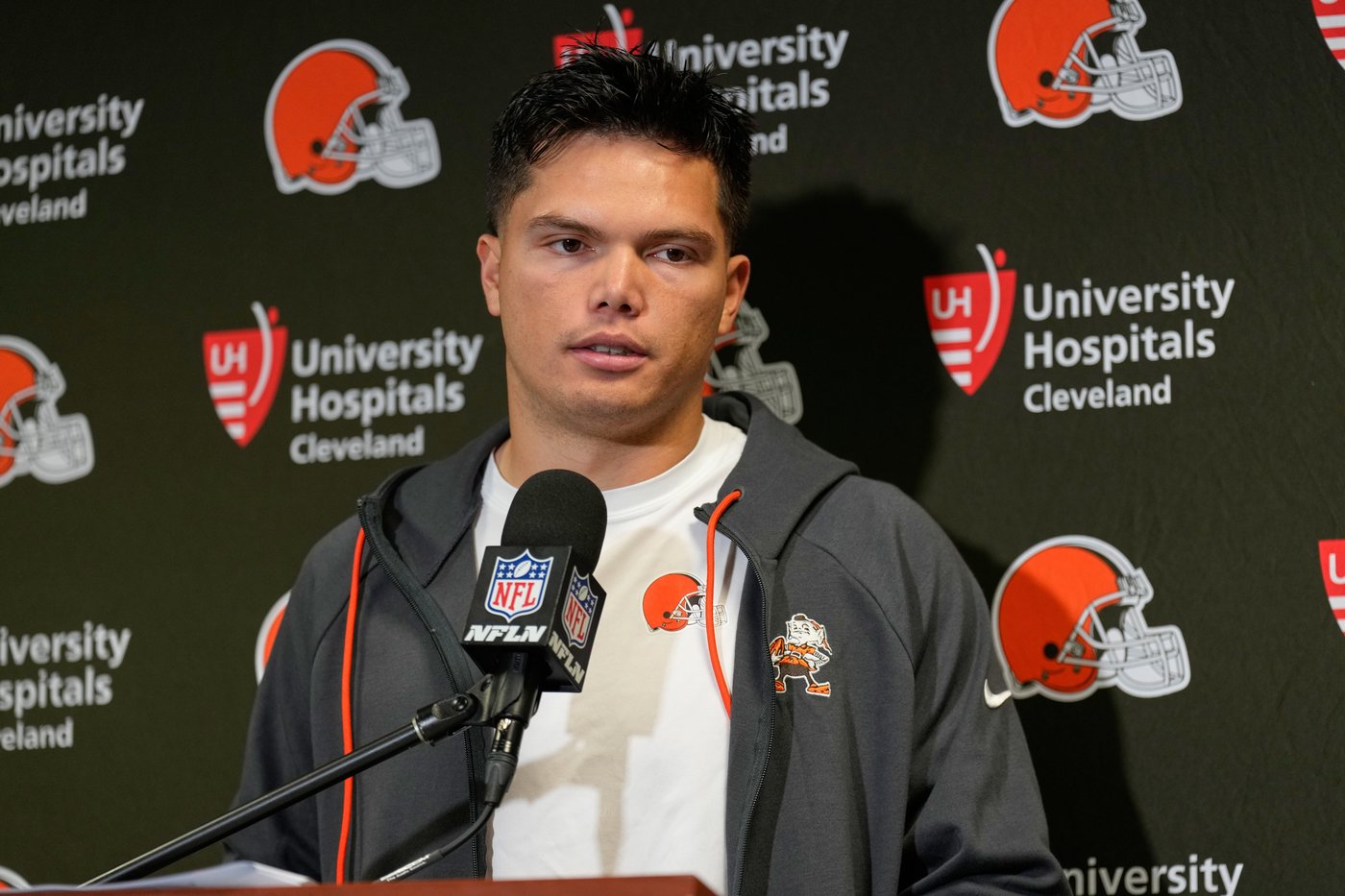Browns sticking with Dillon Gabriel over Shedeur Sanders at quarterback after loss to Jets | iNFOnews.ca