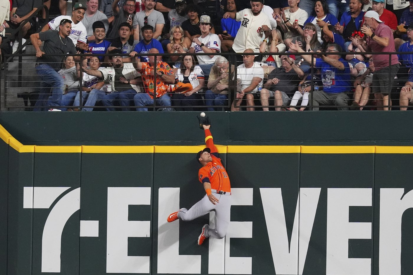 Burger and Jung get to Valdez as Rangers beat Astros 4-2 to keep pace in AL wild card | iNFOnews.ca